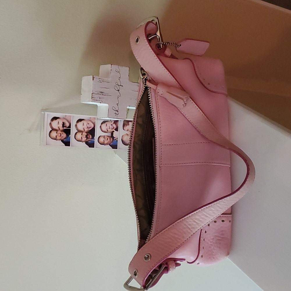 Auth Coach pebbled leather purse